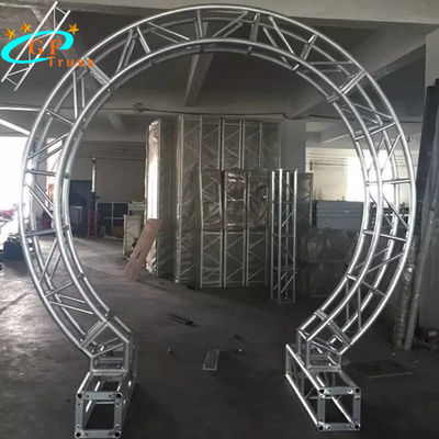 استفاده از نمایشگاه خرپایی نورپردازی خمیده ای خرپا آلومینیومی قوس خرپایی